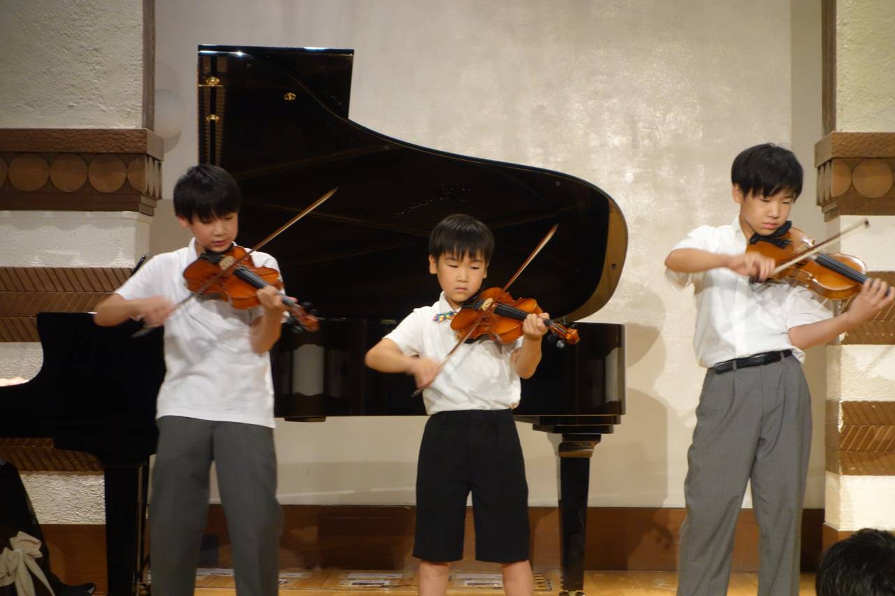 練習した結果難しかったのでやさしい曲に変えました